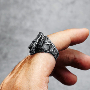 Vue Portee Bague Corbeau "THE RAVEN ou le Messager de l'Ombre"