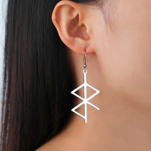 Vue portee Boucles d’Oreilles Viking "Rune de l’Éveil" Couleur Argent