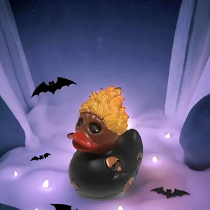 Vue de cote Canard de Bain Tête de Mort "Canard Ghost Rider Infernal"