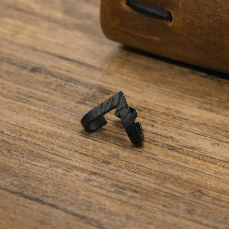 Boucles d’Oreilles Viking "Angle de Tyr" Couleur Noir