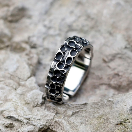 Vue de Face Bague Tête de Mort "CATACOMBS" - La Danse Macabre !