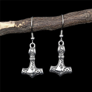 Vue de Face Boucles d’Oreilles Viking "Marteau de Thor"