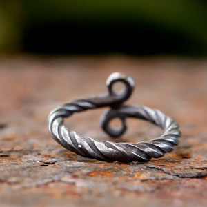 Vue Arrierre Bague Rock Étreinte Jumelle
