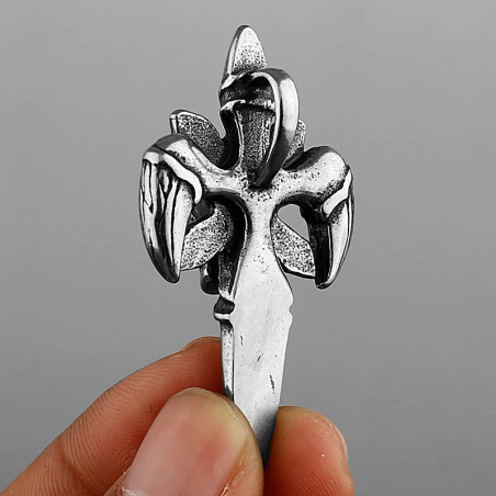 Vue Arrierre Collier Tête de Mort Dague Royale Fleur de Lys