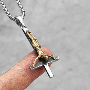 Pendentif Croix Anti-Christ "Renversement Sacrilège" Couleur Or et Argent