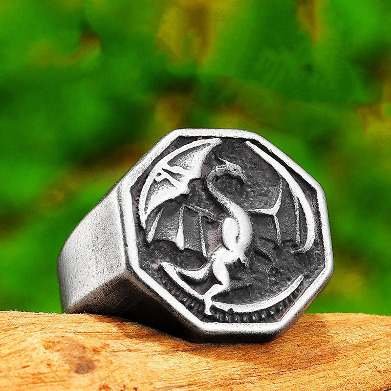 Avant Vue portee Bague Viking Cheval Sacré d’Odin
