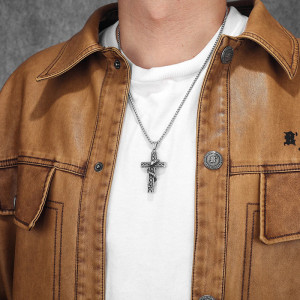 Vue Portee Collier Croix Serpent - Tentation du Serpent Sacrilège