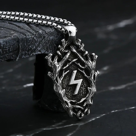 Vue de Cote Collier Viking "Rune de Foudre des Anciens"
