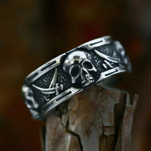 Vue de face Bague Pirate "La Marque Noire"