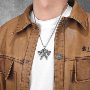 Vue Portee Collier Viking "Hache Croisée des Guerriers du Nord"
