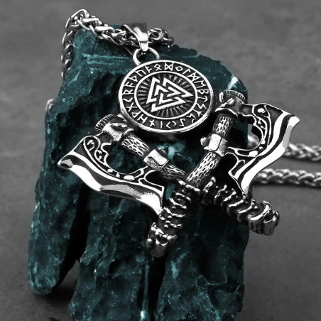 vue de face Collier Viking 'Haches du Valknut d’Odin'