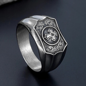 Bague Rock à Croix Pattée Médiévale