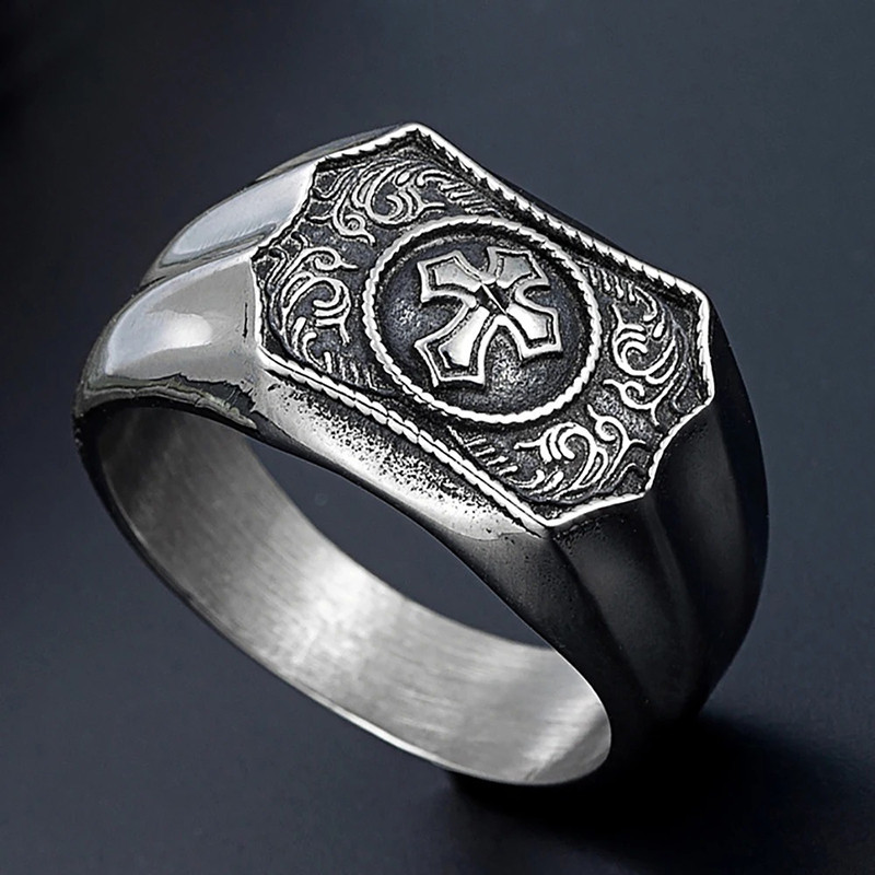 Avant Bague Rock à Croix Pattée Médiévale