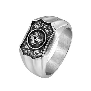 Vue generale Bague Rock à Croix Pattée Médiévale