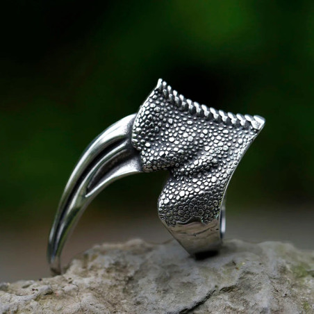 Vue Laterale Bague Goth Raptor "Griffe de Prédateur"