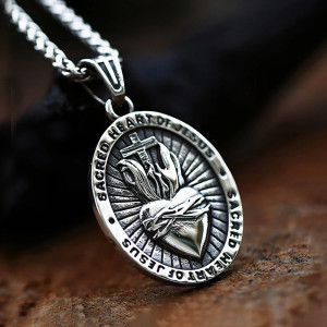 Collier Rock Gothique Médaillon Cœur Sacré "Flamme du Sacrifice"