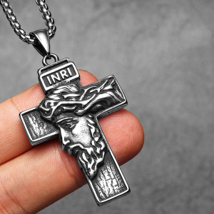 Collier Gothique Rock "Jésus Croix de la Passion Suppliciée"