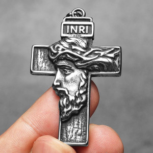 Détails complets du Collier Gothique Rock Jésus Croix de la Passion Suppliciée