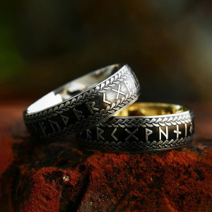 Vue de Face Bague Viking "Anneau Runique Noir Forgé" - 2 couleurs au choix !