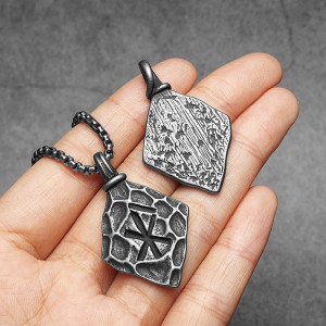 Vue de Face Collier Viking Rune des Anciens