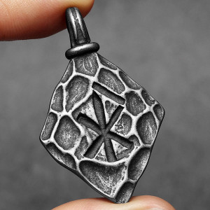 Avant Collier Viking Rune des Anciens