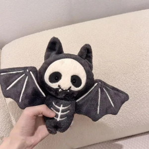 Vue de Cote Peluche Gothique "Bébé Chauve-Souris'
