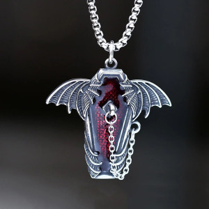 Collier Gothique Vampirique "Cercueil Ailé du Sang Éternel" Couleur Rouge