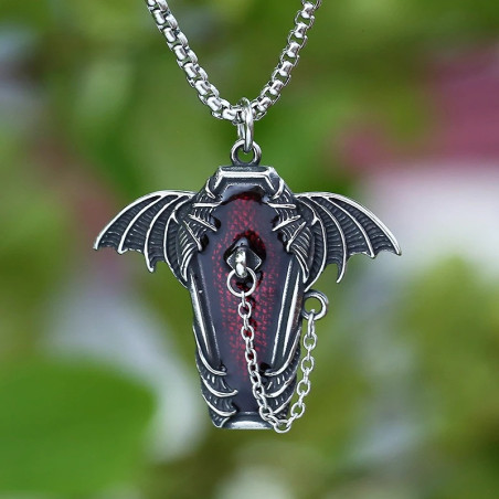 Collier Gothique Vampirique "Cercueil Ailé du Sang Éternel" Couleur Rouge