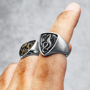 Vue Portee Bague Dragon - Chevalière du Dragon Héraldique Noir