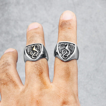 Vue Portee Bague Dragon - Chevalière du Dragon Héraldique Noir