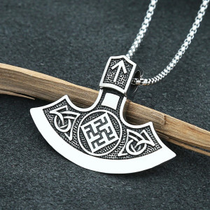 Magnifique Collier Viking Hache de Perun.jpeg