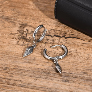 Boucles d’Oreilles Rock Tribal "Anneaux avec Pendentif Gravé"