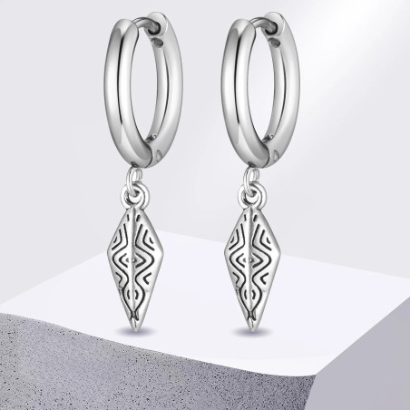 Détails des Boucles d’Oreilles Rock Tribal Anneaux avec Pendentif Gravé