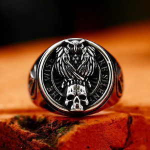 Avant Bague Tête de Mort Rock « The Wise Resist »