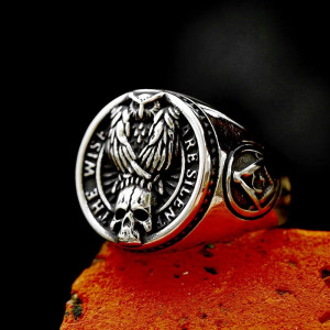 Bague Tête de Mort Rock « The Wise Resist »