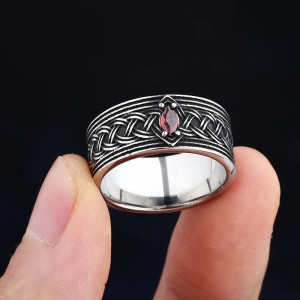 Avant Bague Viking - Entrelacs Nordiques & Pierre Rouge