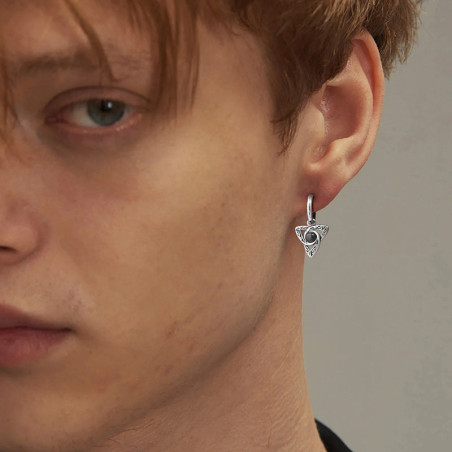 Vue portee Boucles d’Oreilles Viking "Triquetra des Anciens" - 3 couleurs au choix