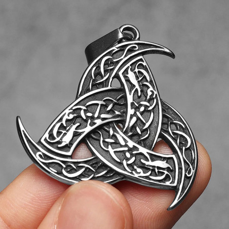Vue de face Collier Viking Triskèle de Sagesse
