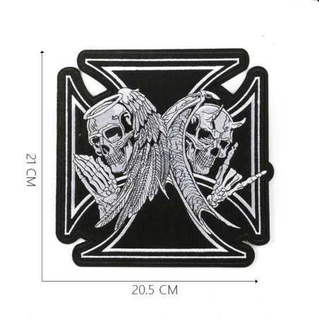 dimensions Grand Patch Tête de Mort Ange et Démon sur Croix de Fer -  21cm x 20.5cm