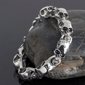 Bracelet Tête de Mort Gothique "Chaîne de Crânes Noirs"