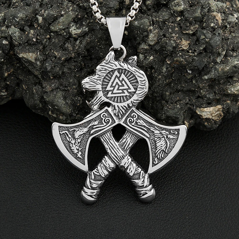 Vue de Face Collier Viking Double Hache du Loup