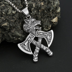 Vue de Cote Collier Viking Double Hache du Loup