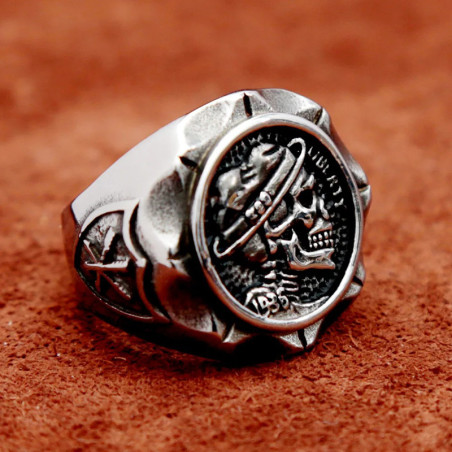 Vue Laterale Bague Tête de Mort - “Outlaw 1985”