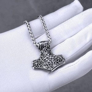 Détails du Magnifique Collier Viking Mjölnir du Haut-Roi