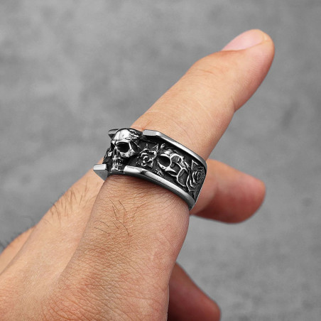 Vue Portee Bague Tête de Mort "Memento Rose"