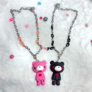 Collier Gothique Kawaii Ourson Saignant "Cœur Brisé Nocturne" Modele 3