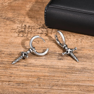 Vue de face Boucles d’Oreilles Rock "Croix Rebelle"