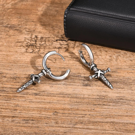 Vue de face Boucles d’Oreilles Rock "Croix Rebelle"