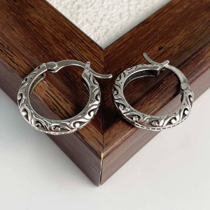 Vue Laterale Boucles d’Oreilles Viking - Cercles Nordiques Ancestraux