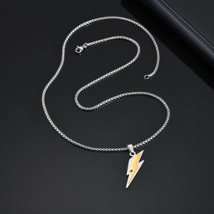 Vue de face Collier Rock Éclair Acier "Pendentif Foudre Argent et Or"